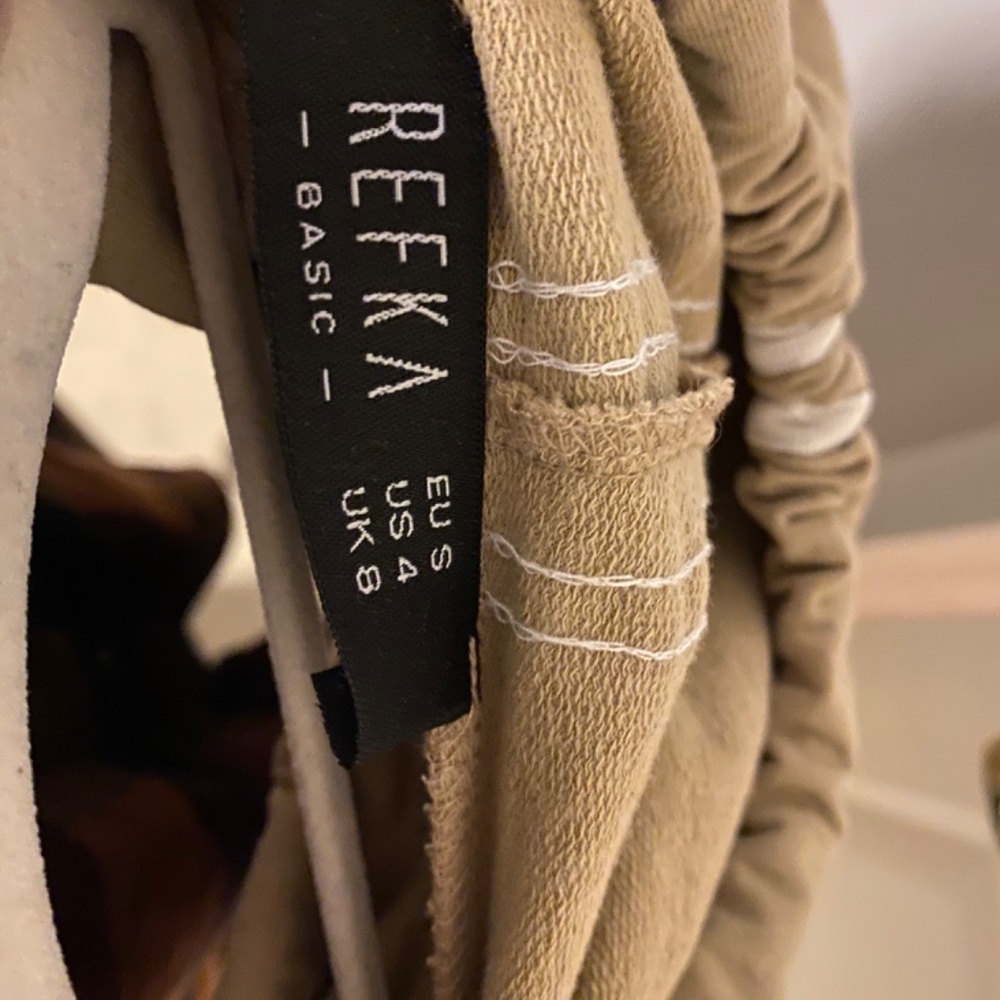Sweatshirt - Picture 2 of 4
